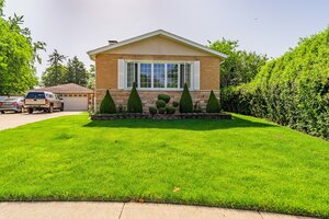 Photo of 433 E Cherry Hill Drive Addison IL 60101