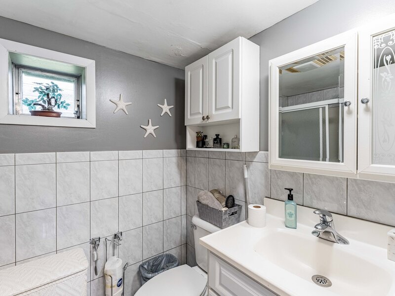 433 E Cherry Hill Drive Addison IL 60101