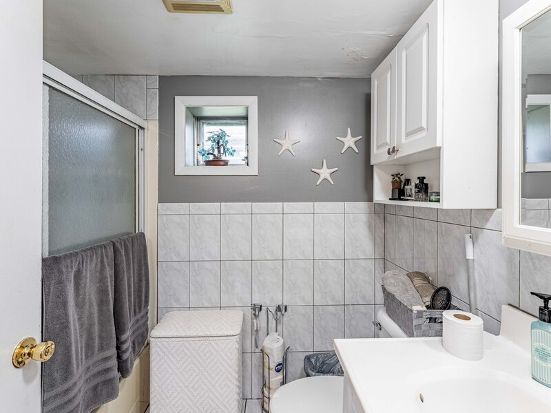 433 E Cherry Hill Drive Addison IL 60101