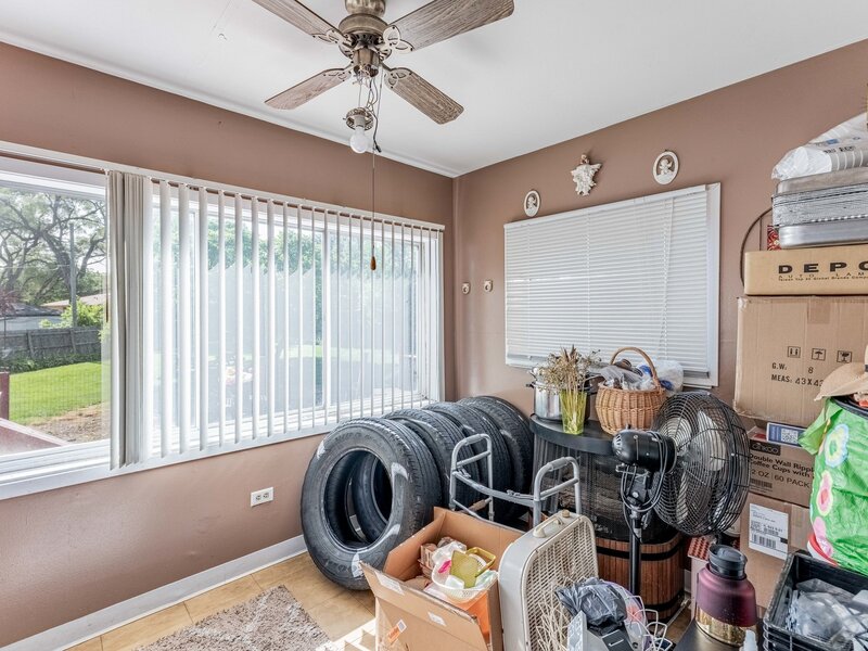 433 E Cherry Hill Drive Addison IL 60101