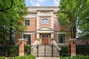 Photo of 1718 W Wrightwood Avenue Chicago IL 60614