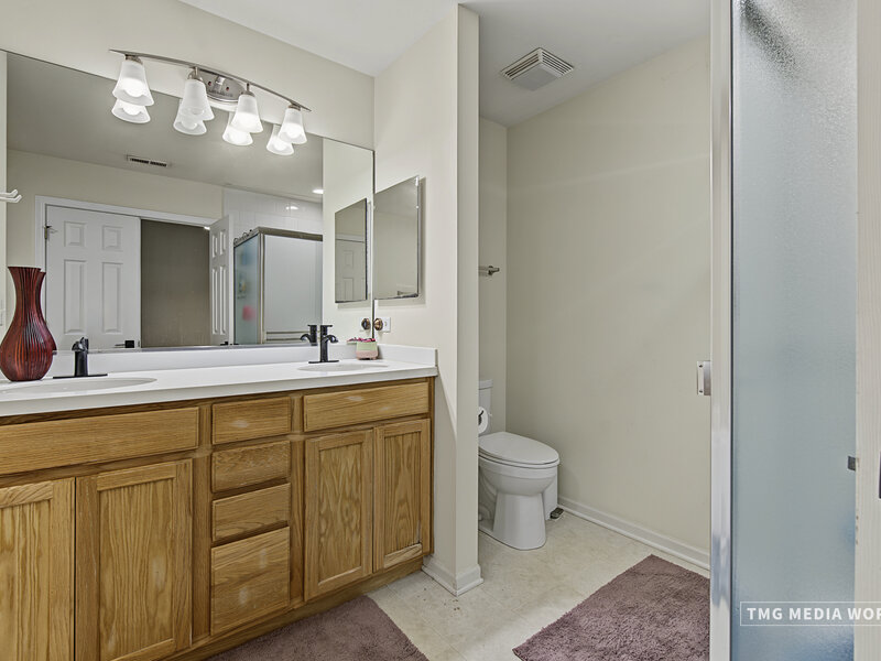 815 Lewisburg Lane Aurora IL 60504