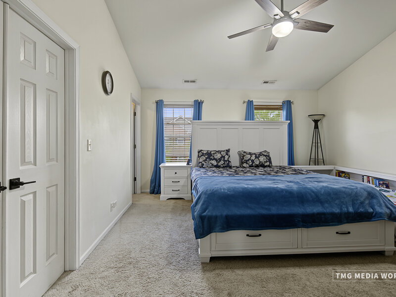 815 Lewisburg Lane Aurora IL 60504