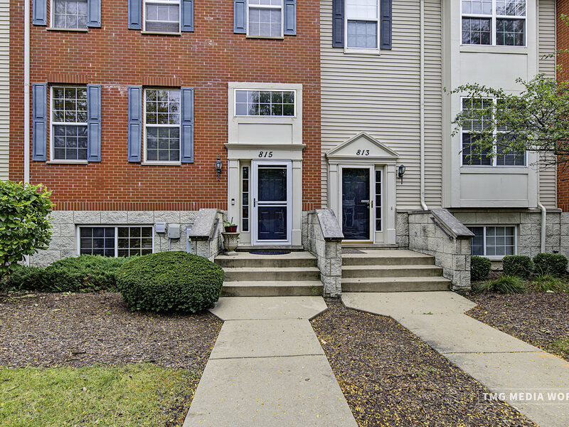815 Lewisburg Lane Aurora IL 60504