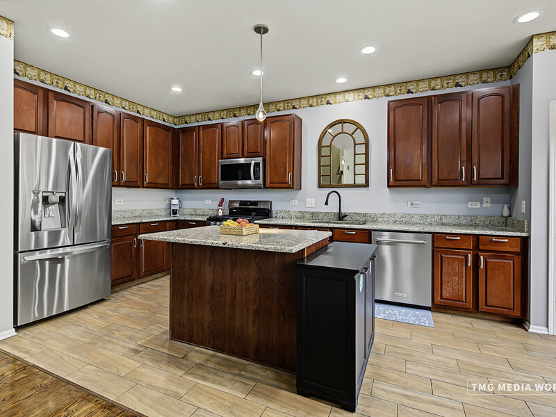 815 Lewisburg Lane Aurora IL 60504