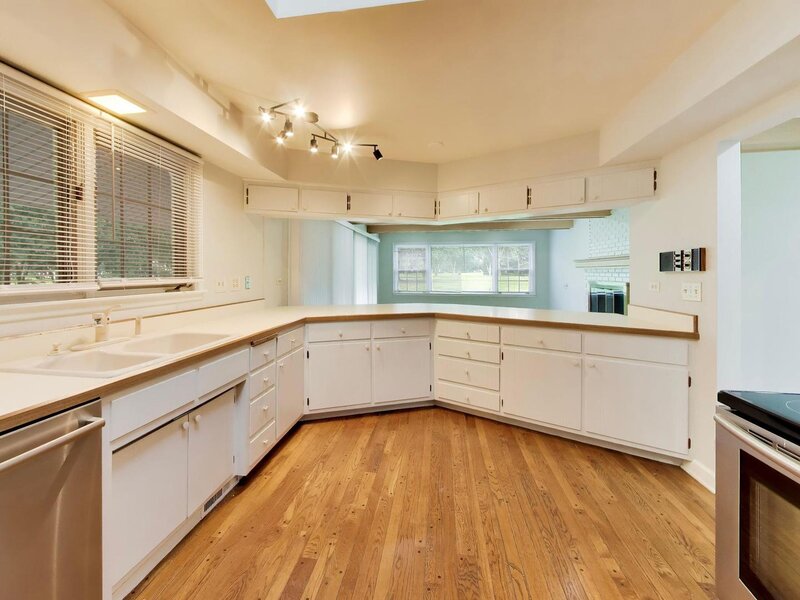 1117 Summit Hills Lane Naperville IL 60563