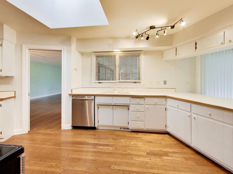 1117 Summit Hills Lane Naperville IL 60563