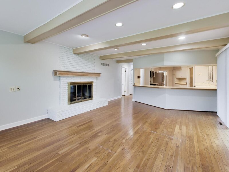 1117 Summit Hills Lane Naperville IL 60563