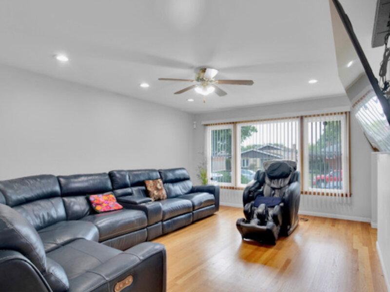 8901 S 49th Court Oak Lawn IL 60453