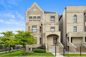 Photo of 4427 S Oakenwald Avenue Chicago IL 60653 Unit 4