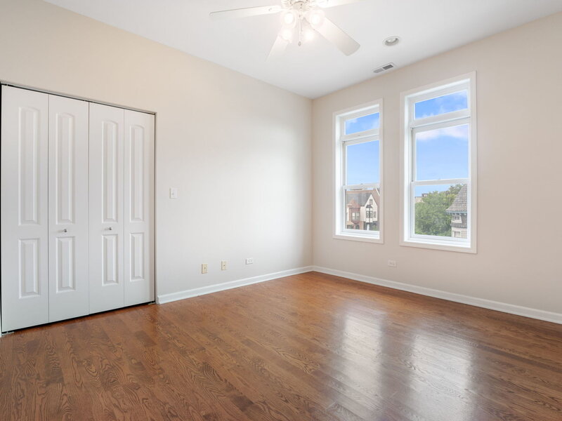 4427 S Oakenwald Avenue Chicago IL 60653