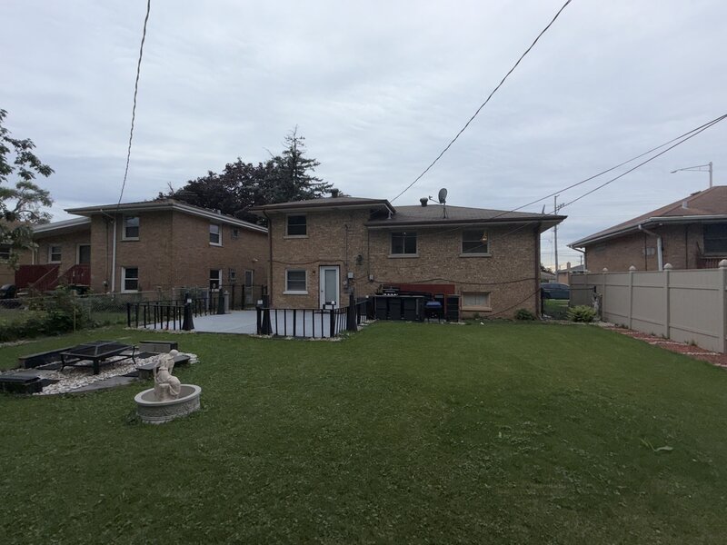 7923 Central Avenue Burbank IL 60459