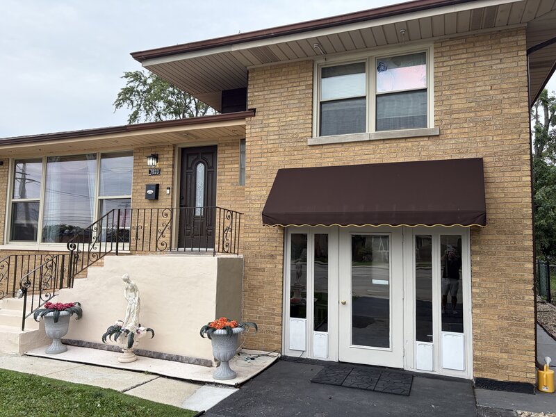 7923 Central Avenue Burbank IL 60459