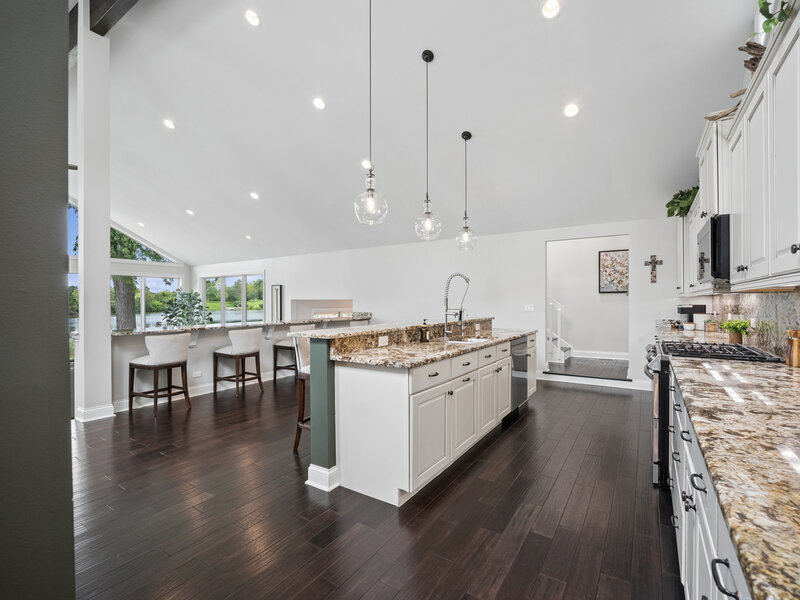 498 Lakepoint Drive Barrington IL 60010