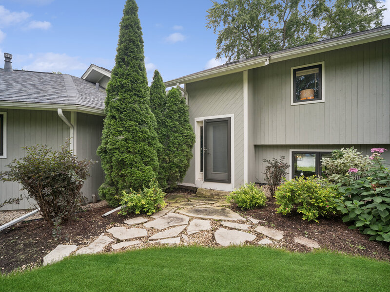 498 Lakepoint Drive Barrington IL 60010
