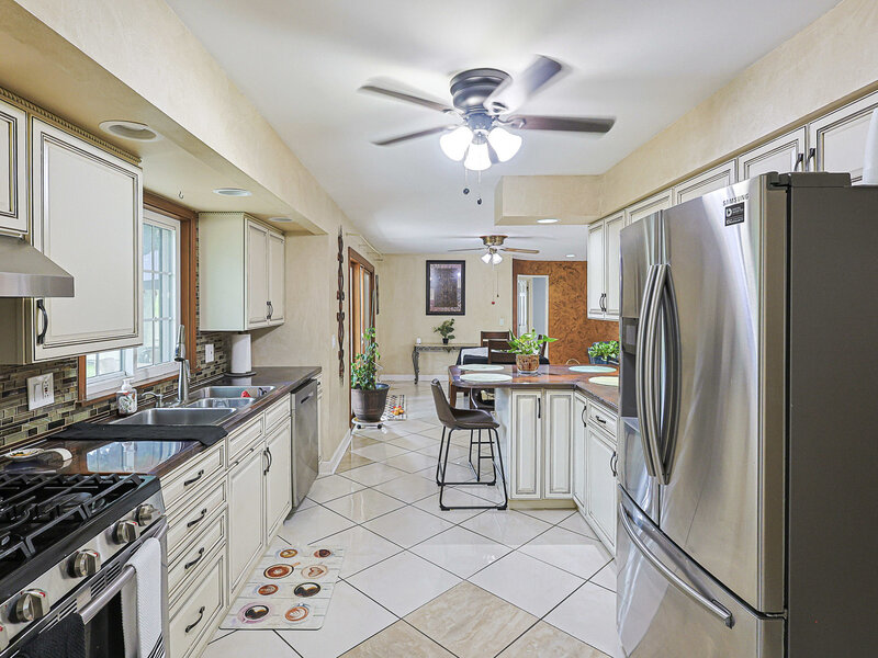 1431 Maple Lane Elgin IL 60123