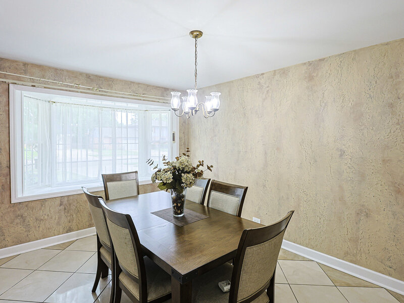 1431 Maple Lane Elgin IL 60123