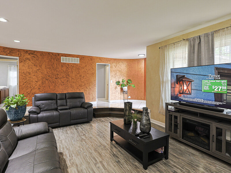1431 Maple Lane Elgin IL 60123