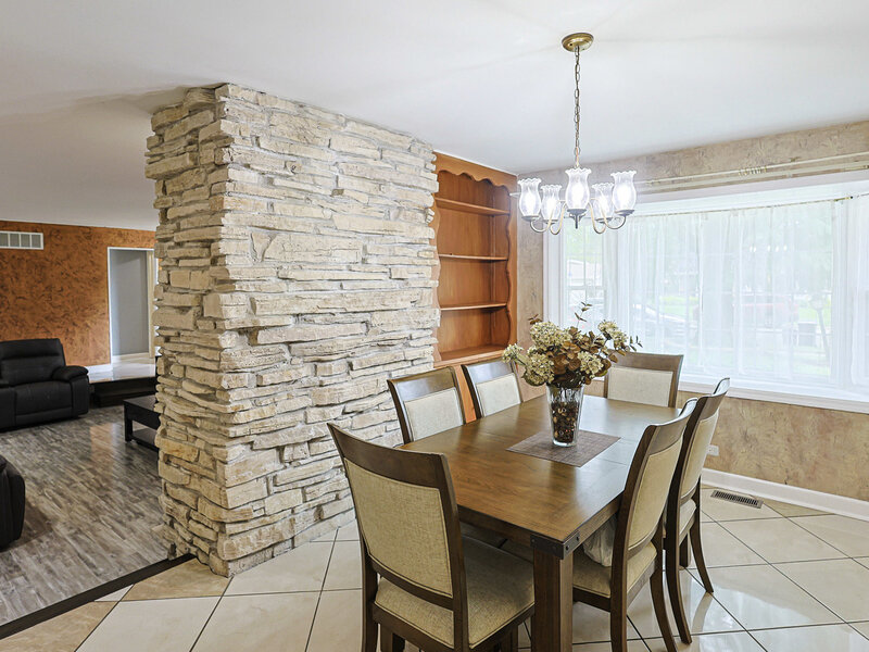 1431 Maple Lane Elgin IL 60123