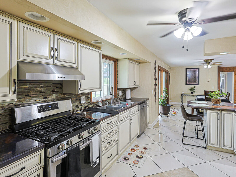 1431 Maple Lane Elgin IL 60123