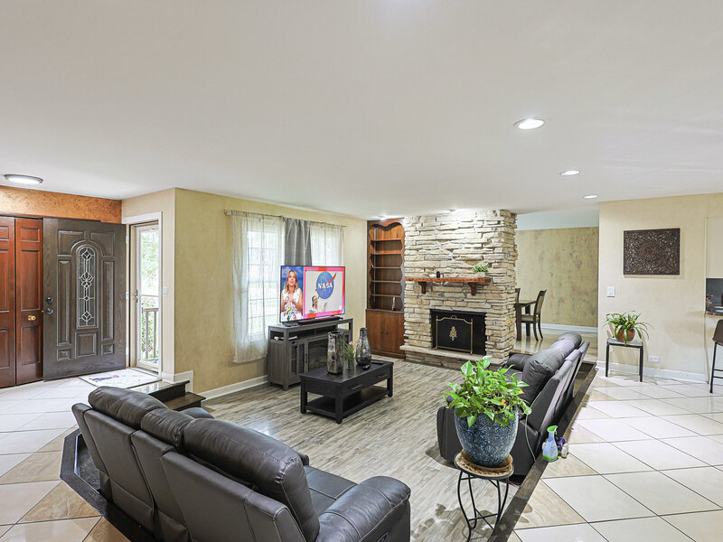 1431 Maple Lane Elgin IL 60123