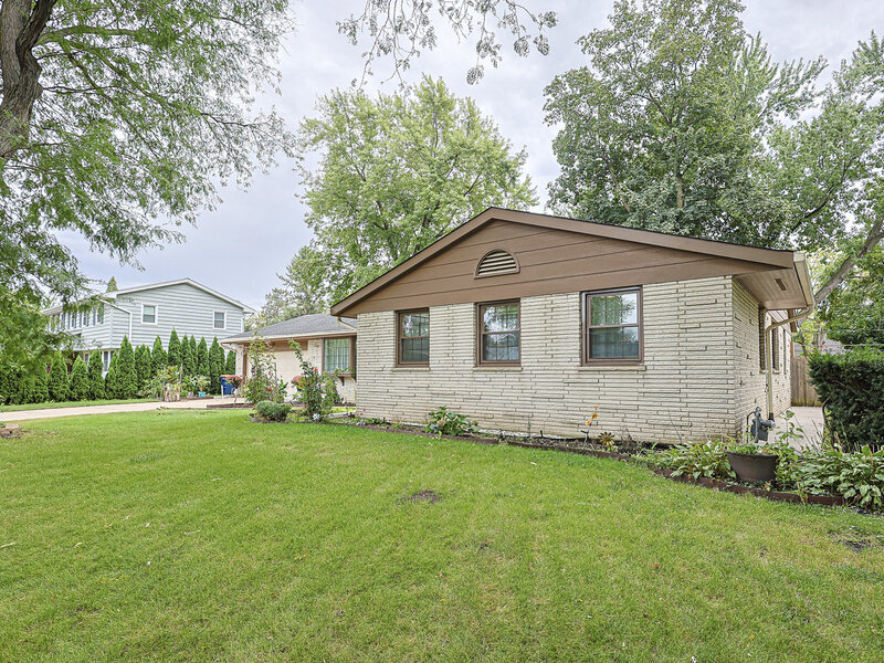 1431 Maple Lane Elgin IL 60123