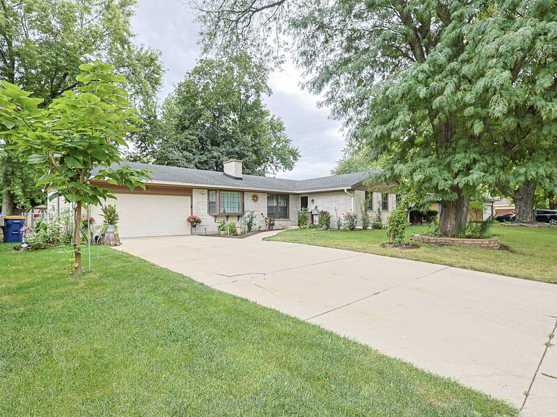 1431 Maple Lane Elgin IL 60123
