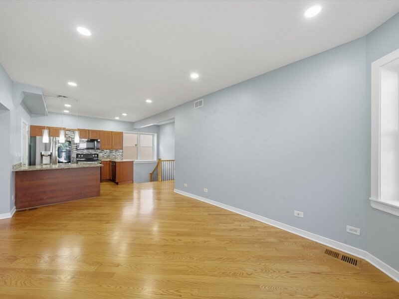 4304 N Saint Louis Avenue Chicago IL 60618