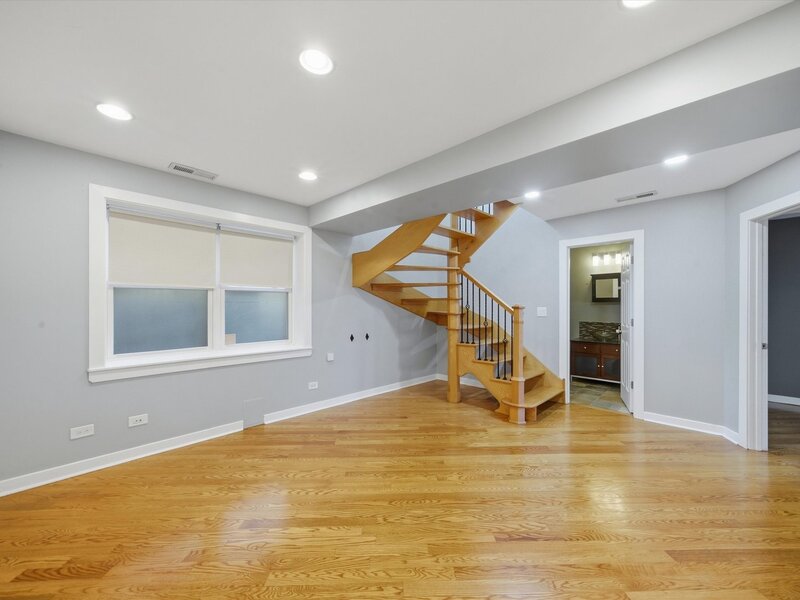 4304 N Saint Louis Avenue Chicago IL 60618