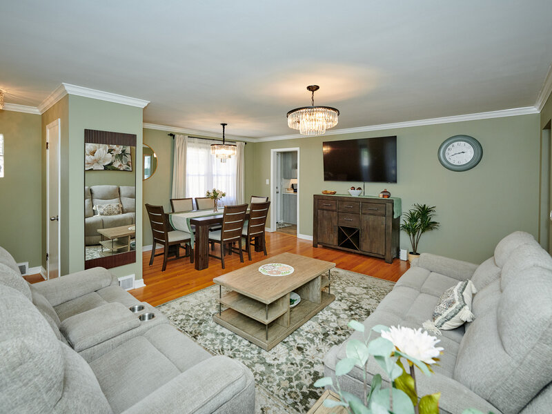 8835 National Avenue Morton Grove IL 60053