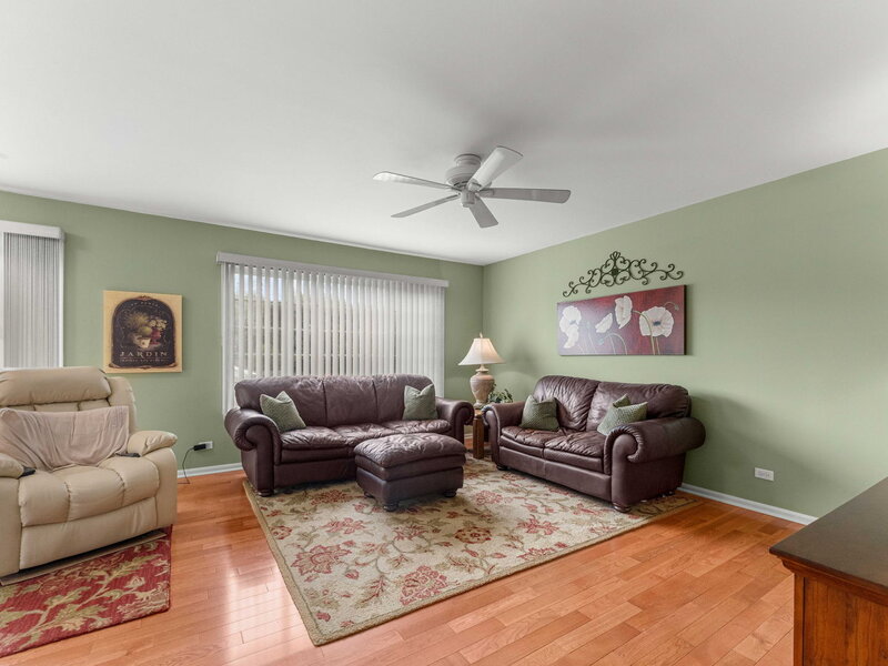 1256 Pennsbury Lane Aurora IL 60502
