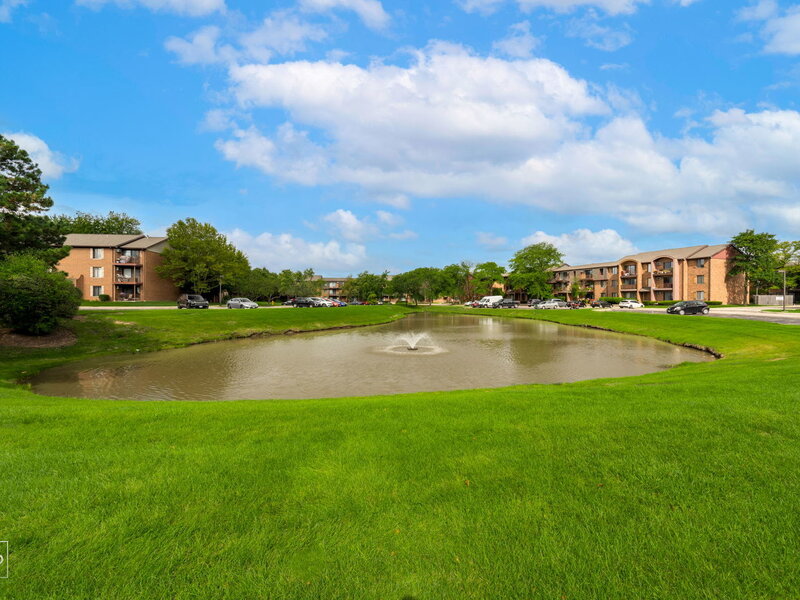 649 N Briar Hill Lane Addison IL 60101