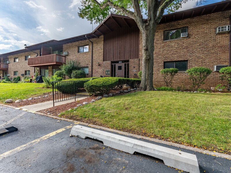 200 Willow Lane Willow Springs IL 60480
