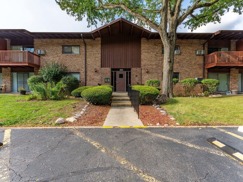 200 Willow Lane Willow Springs IL 60480