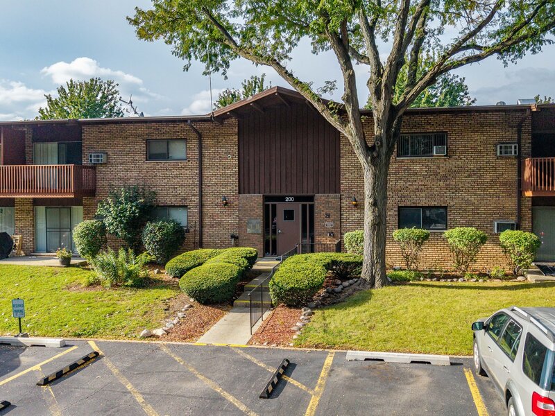 200 Willow Lane Willow Springs IL 60480