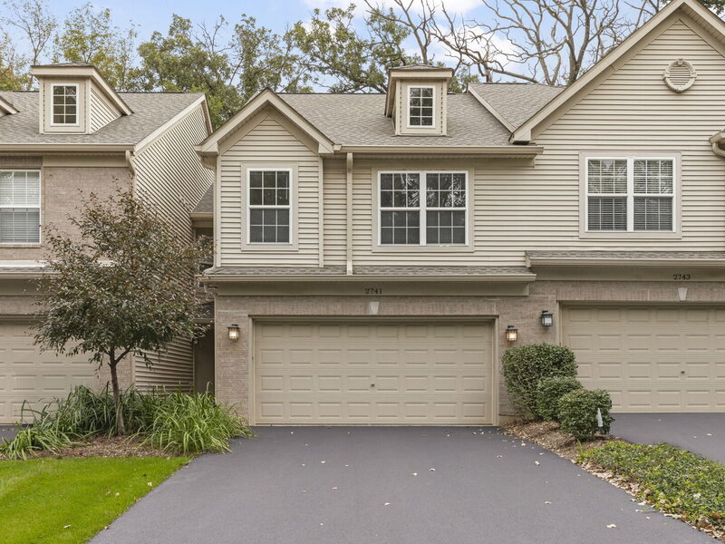 2741 Cobblestone Drive Crystal Lake IL 60012