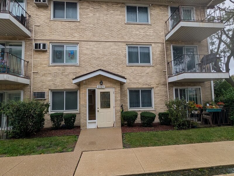 6025 W 64th Place Chicago IL 60638
