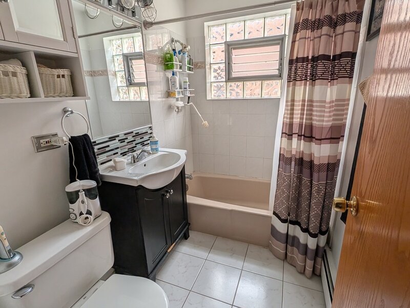 6025 W 64th Place Chicago IL 60638
