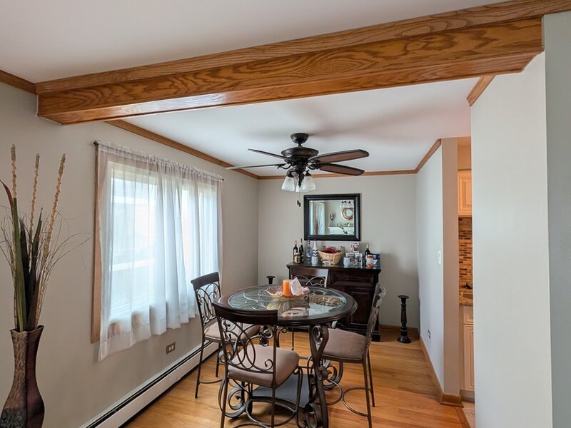 6025 W 64th Place Chicago IL 60638