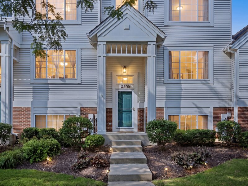 2558 Hatfield Court Elgin IL 60123