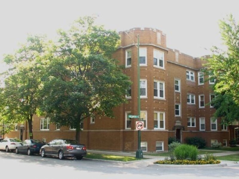 2915 W Granville Avenue Chicago IL 60659