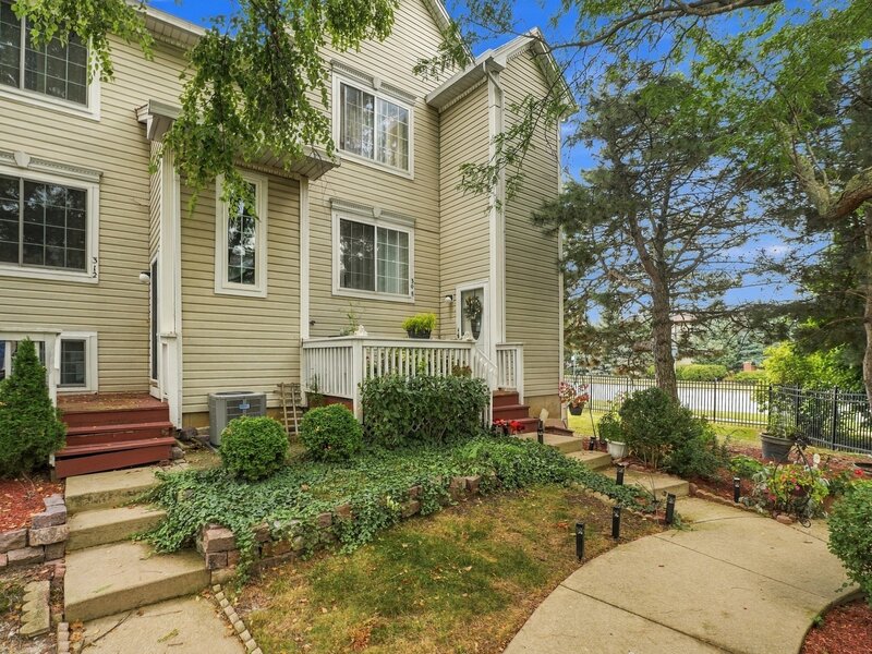 308 Windcrest Court Bolingbrook IL 60440