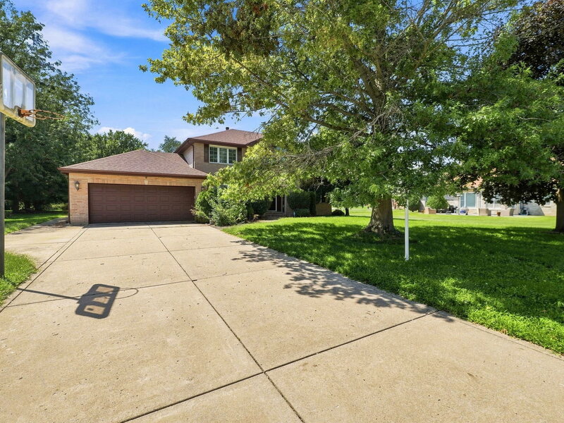 10 S Hampton Court Crete IL 60417
