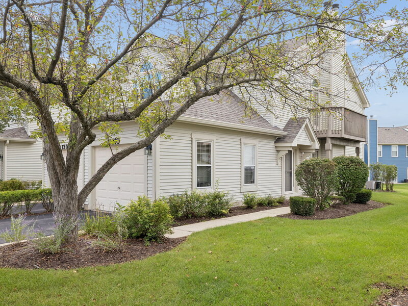 1210 Rhodes Lane Naperville IL 60540