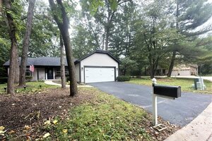 Photo of 4 Dartmouth Court Streamwood IL 60107