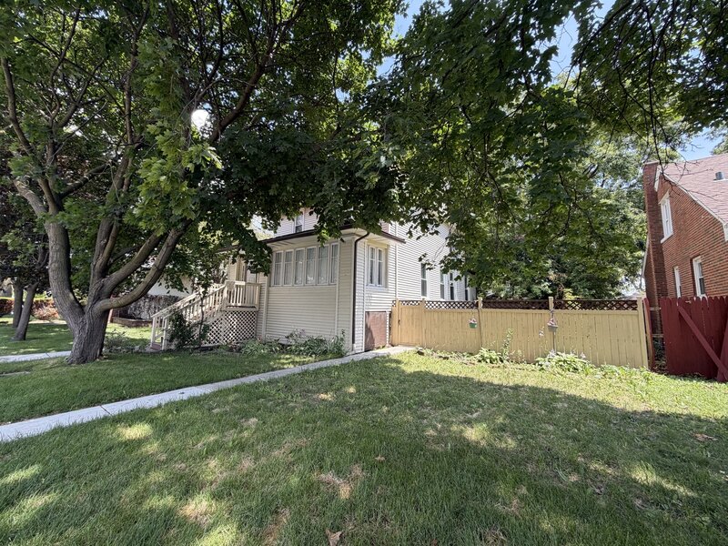 209 S 19th Avenue Maywood IL 60153
