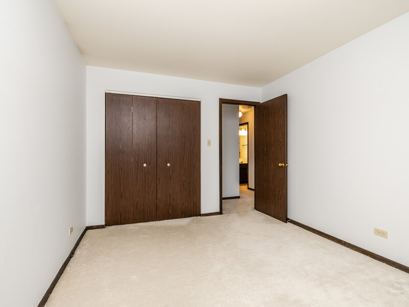 1717 Lakecliffe Drive Wheaton IL 60189