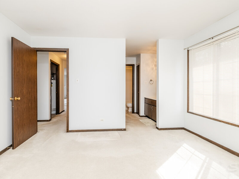 1717 Lakecliffe Drive Wheaton IL 60189