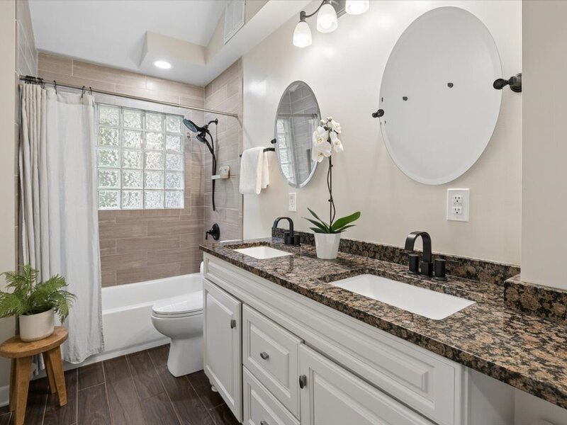 15670 W Sprucewood Lane Libertyville IL 60048