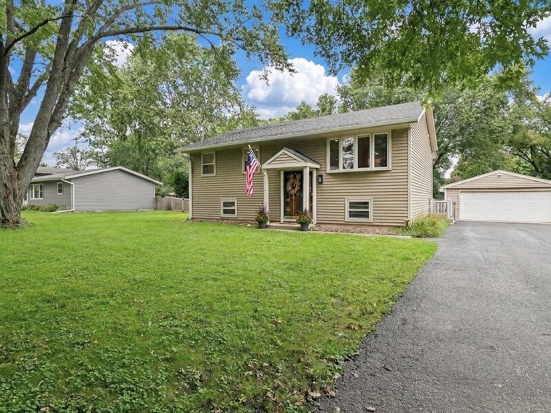 15670 W Sprucewood Lane Libertyville IL 60048